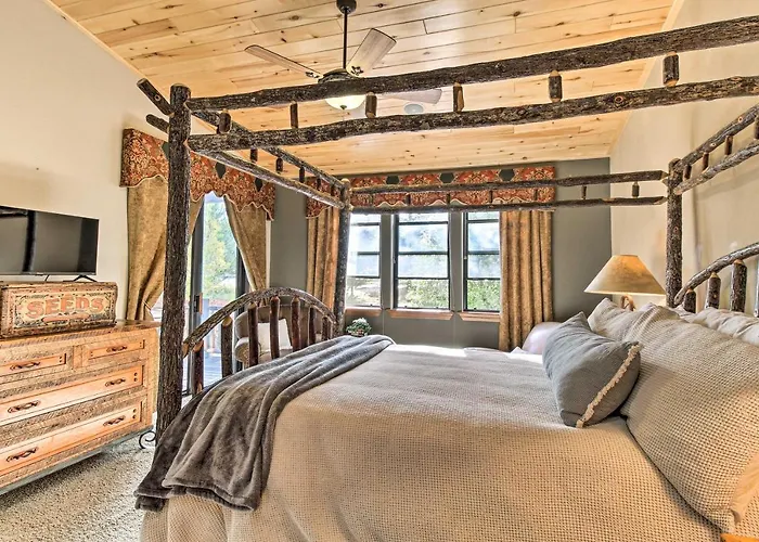 Hike, Golf And Cozy In Show Low! Holiday home *