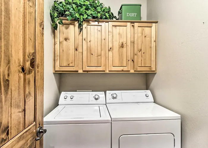 Hike, Golf And Cozy In Show Low! Holiday home