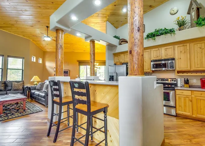 Hike, Golf And Cozy In Show Low! Holiday home